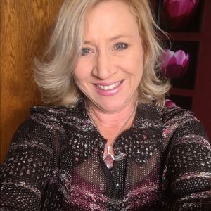 Meet your Posher, Pam